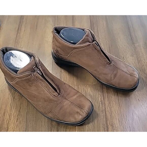 Easy Spirit Brown Leather Slip-On Wedge Loafer Booties 8M GUC - Picture 3 of 11